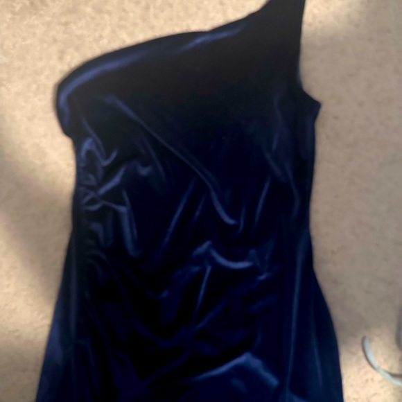 Navy blue formal dress. Floor-length with slit in front. Velvet. - Picture 3 of 4